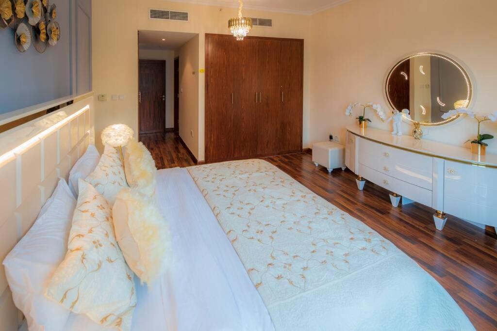First Class 2Br With Full Burj Khalifa And Fountain View Dubai Exterior photo