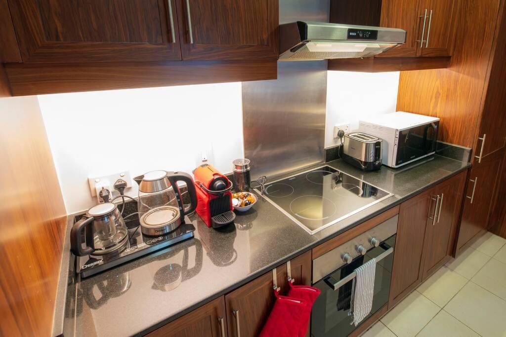 First Class 2Br With Full Burj Khalifa And Fountain View Dubai Exterior photo